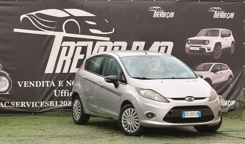 Usata Ford Fiesta Titanium 81 CV (59 kW) 2010 Grigio Utilitaria