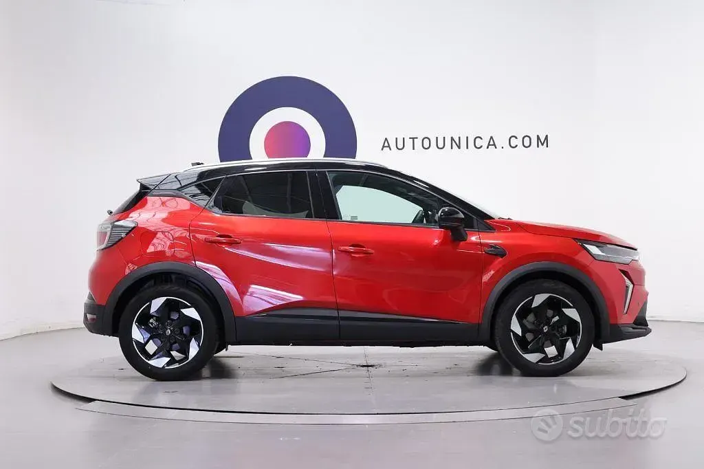 Usata Renault Captur Techno 101 CV (74 kW) 2025 Rosso SUV