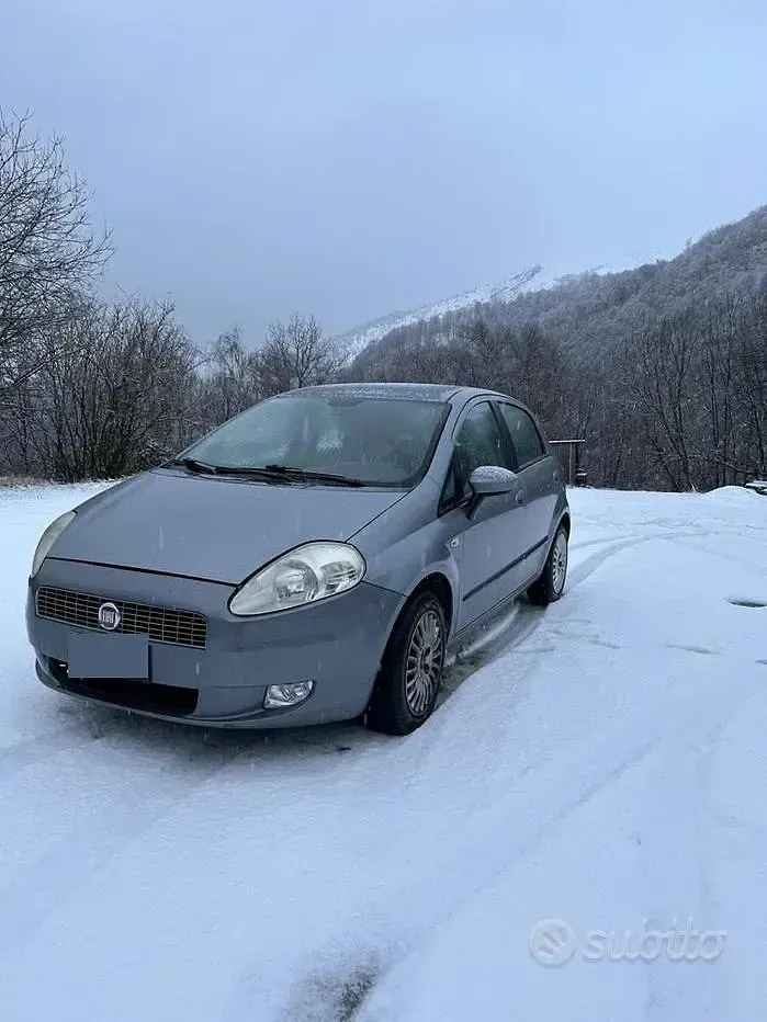 Usata Fiat Grande Punto 65 CV (47 kW) 2006 Grigio Utilitaria
