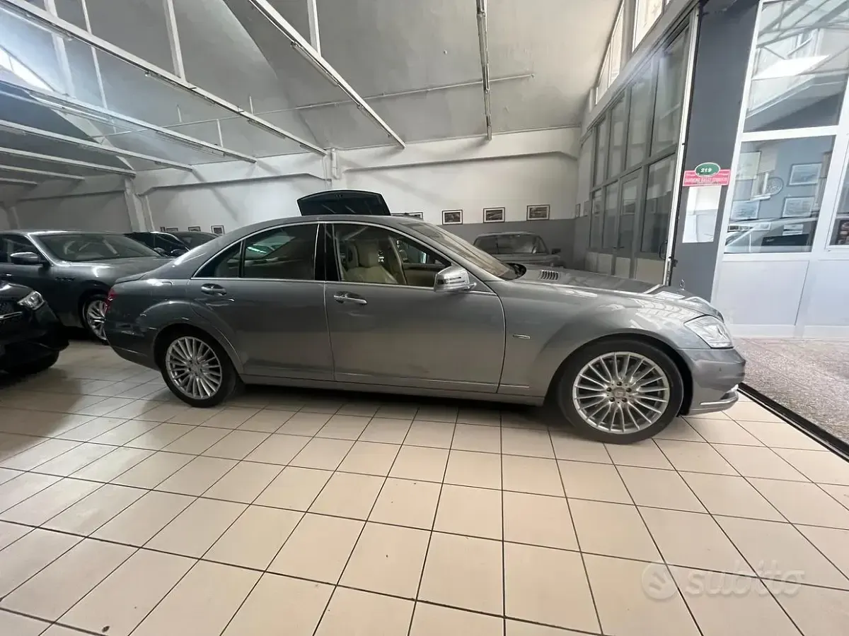 Usata Mercedes S500 Avantgarde 258 CV (189 kW) 2012 Grigio Berlina