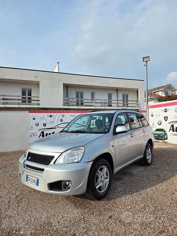 Usata DR DR5 119 CV (87 kW) 2010 Grigio SUV