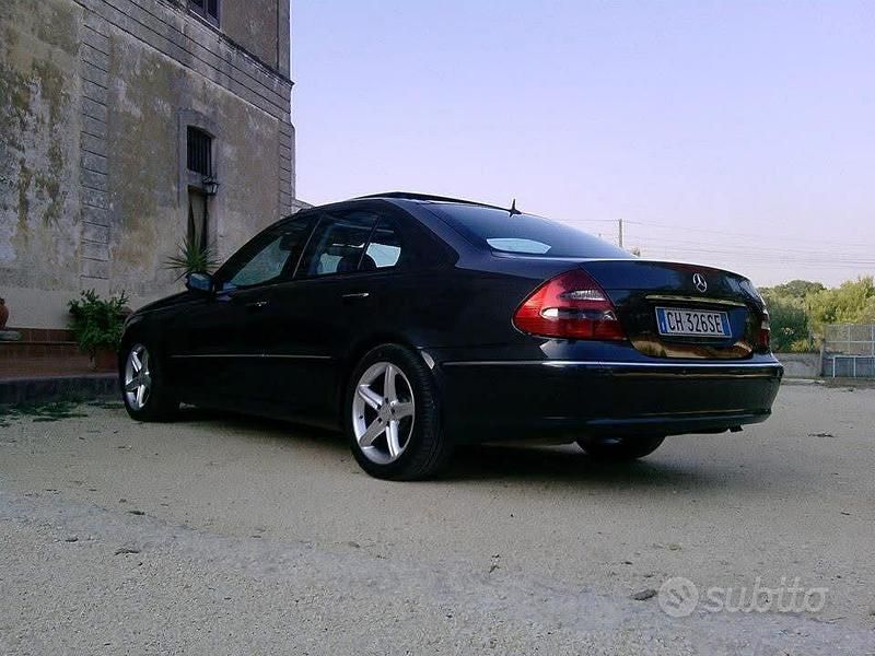 Occasion Mercedes E270 Avantgarde 177 ch (130 kW) 2003 Noir Berline
