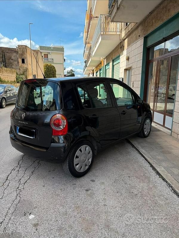 Usata Renault Modus 90 CV (66 kW) 2012 Nero Monovolume