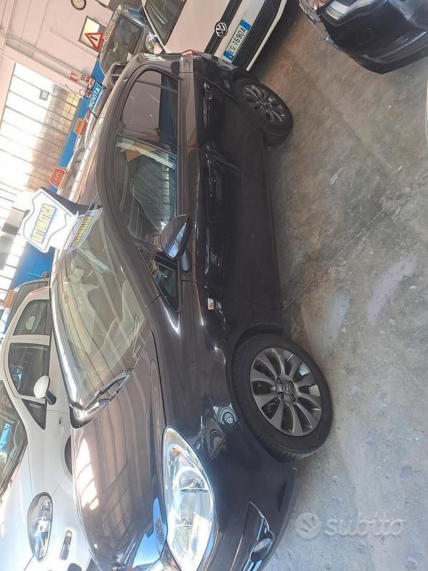 Usata Opel Corsa Cosmo 100 CV (73 kW) 2011 Nero Utilitaria