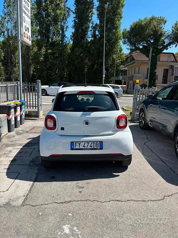Usata Smart ForFour Electric Drive Passion 41 kW (56 CV) 2019 Bianco Berlina