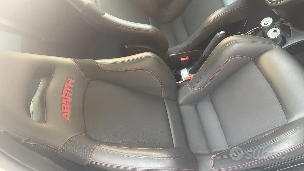 Usata Abarth 695 70th Anniversary 180 CV (132 kW) 2022 Bianco Utilitaria