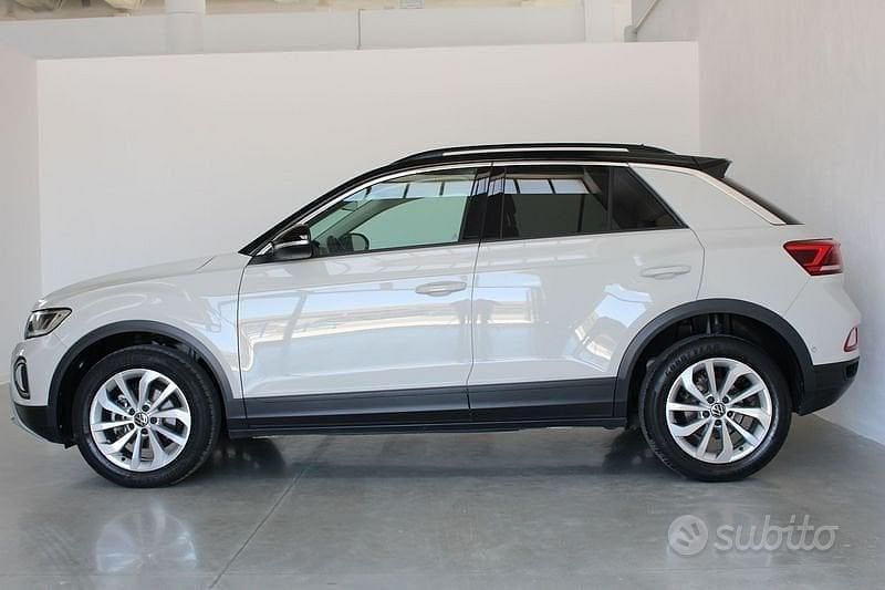 Usata VW T-Roc Life 150 CV (110 kW) 2023 SUV