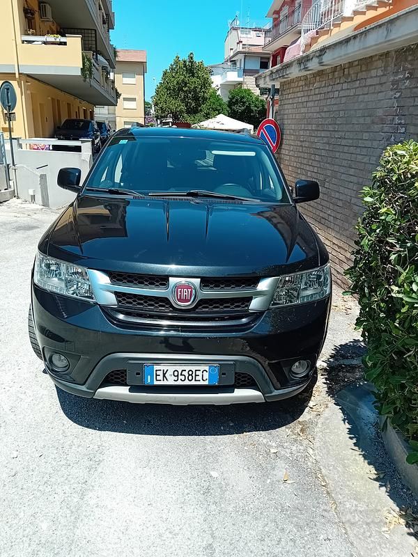Usata Fiat Freemont 140 CV (102 kW) 2011 Nero SUV