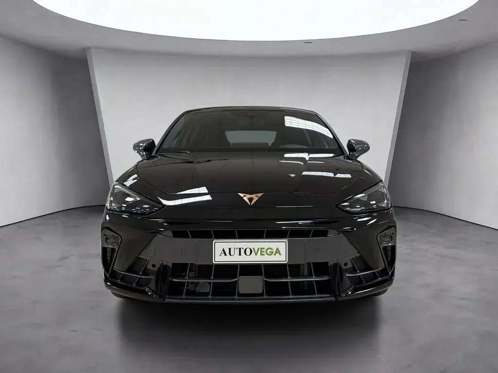 Usata Cupra Leon 150 CV (110 kW) 2025 Nero / pastello Berlina
