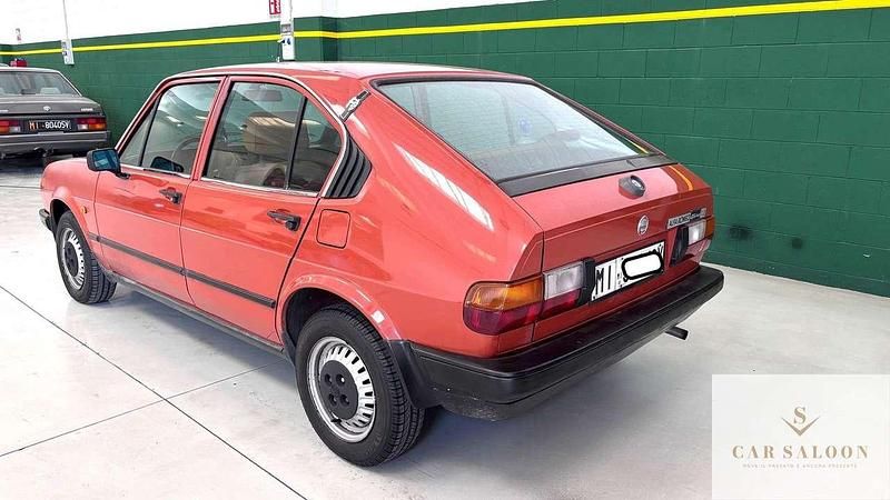Usata Alfa Romeo Alfasud 68 CV (50 kW) 1980 Marrone Berlina