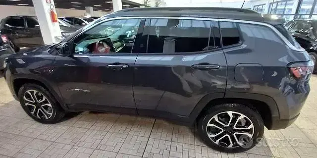 Occasion Jeep Compass 131 ch (96 kW) 2022 Gris SUV