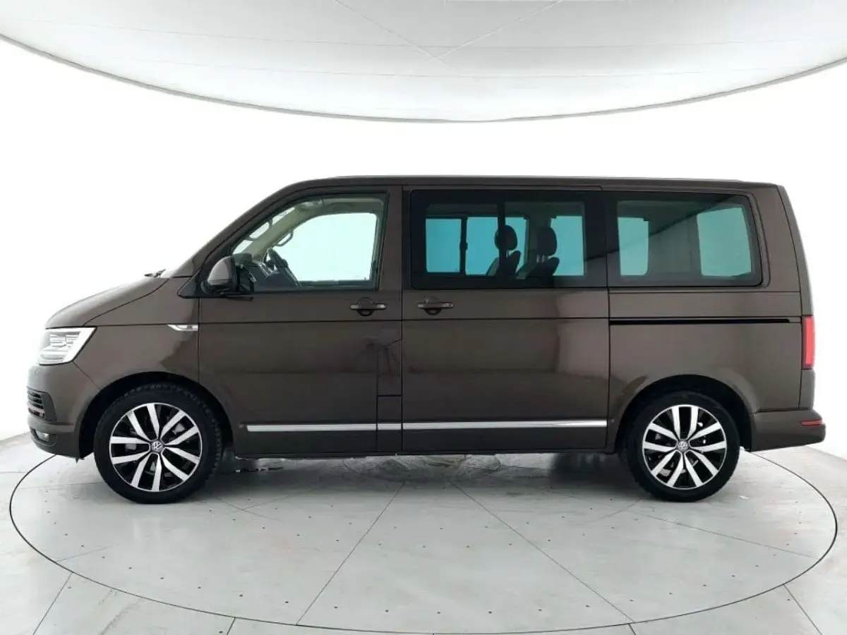 Usata VW Multivan Comfortline 204 CV (150 kW) 2016 Marrone Monovolume