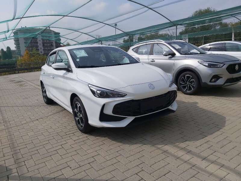 Nuova MG MG3 Comfort 102 CV (75 kW) 2025 Dover white Utilitaria
