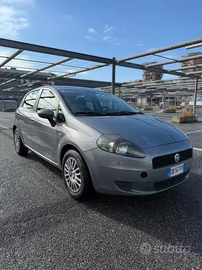 Usata Fiat Grande Punto Active 77 CV (56 kW) 2006 Grigio Utilitaria
