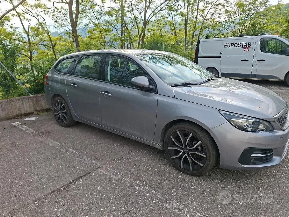 Usata Peugeot 308 131 CV (96 kW) 2019 Station wagon