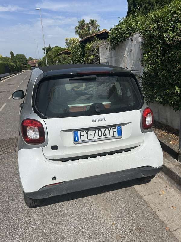Bianco Usata 2019 Smart ForTwo Electric Drive Utilitaria | 9000 € - Immagine 1/4