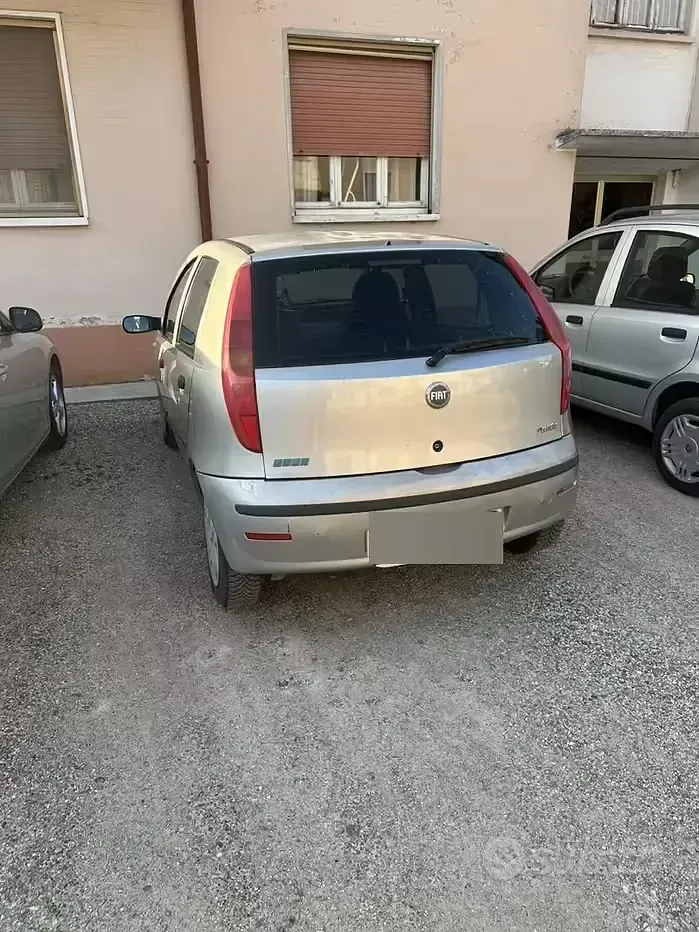 Usata Fiat Punto Active 69 CV (50 kW) 2004 Utilitaria