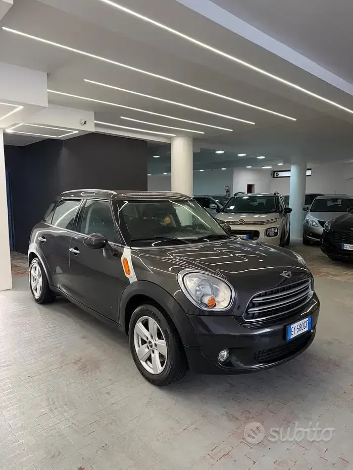 Usata Mini Cooper D Countryman 111 CV (81 kW) 2015 Grigio SUV
