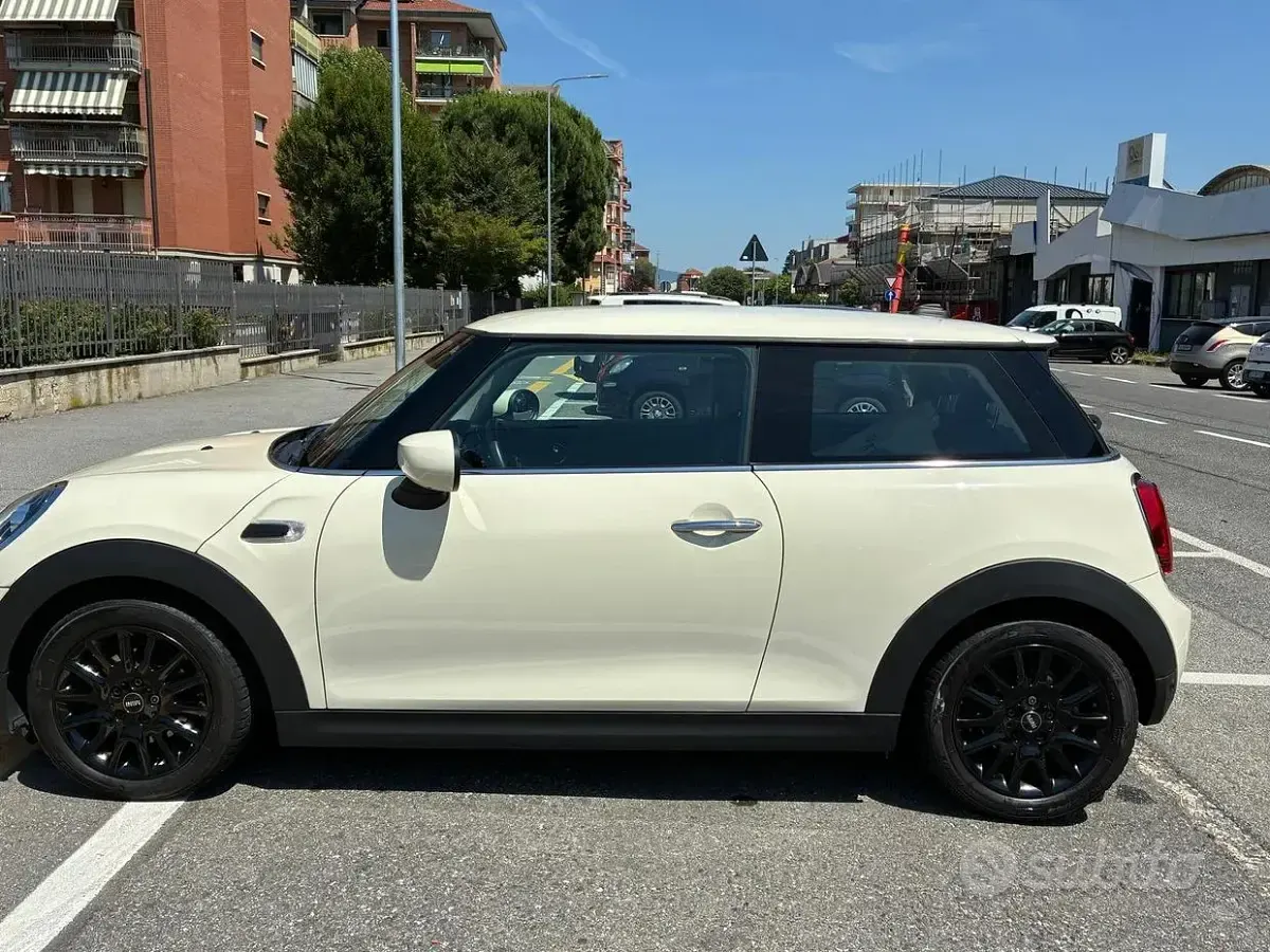 Usata Mini ONE Hype 102 CV (75 kW) 2020 Bianco Utilitaria