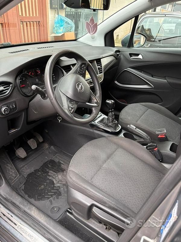 Usata Opel Crossland 102 CV (75 kW) 2019 Grigio SUV