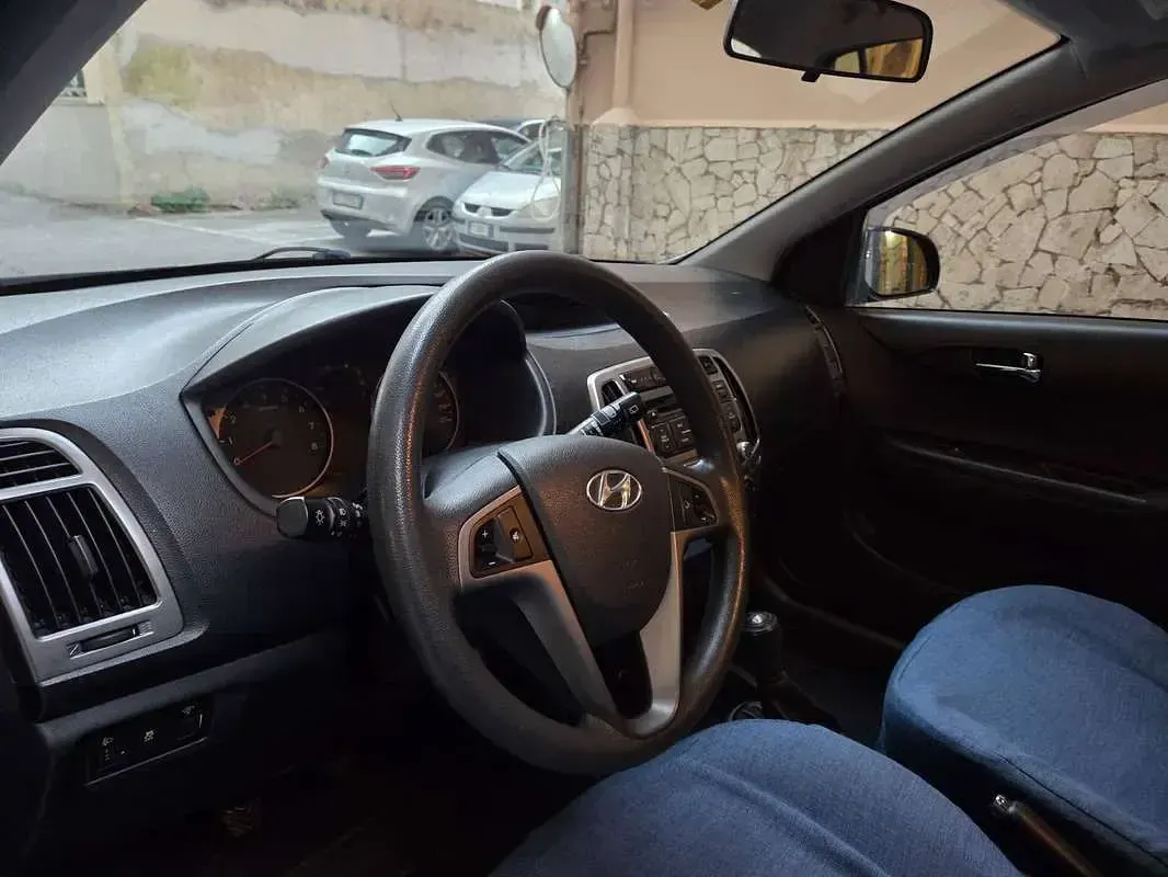 Usata Hyundai i20 Classic 84 CV (61 kW) 2014 Marrone Utilitaria