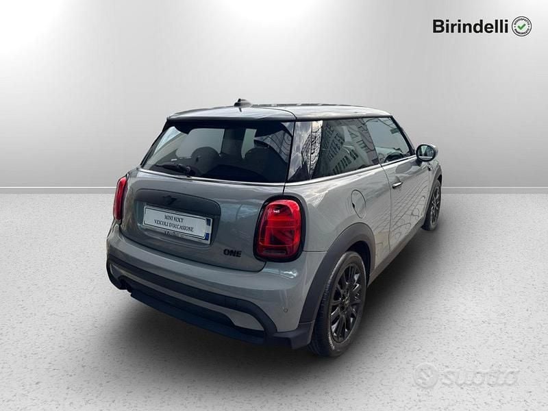 Usata Mini ONE 102 CV (75 kW) 2022 Grigio Utilitaria