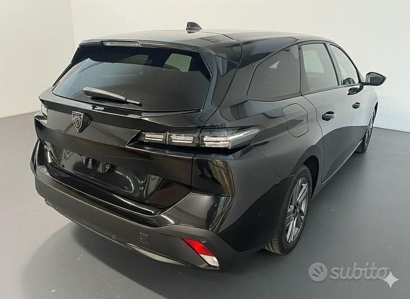 Usata Peugeot 308 SW Active 130 CV (95 kW) 2024 Nero Station wagon