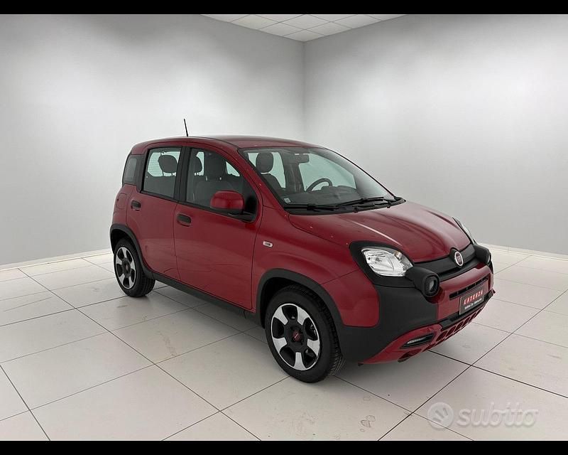 Usata Fiat Panda Cross Cross 70 CV (51 kW) 2022 Rosso Utilitaria