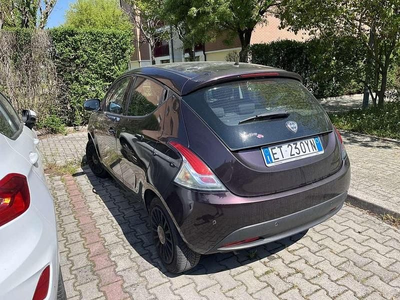 Usata Lancia Ypsilon 69 CV (50 kW) 2014 Utilitaria