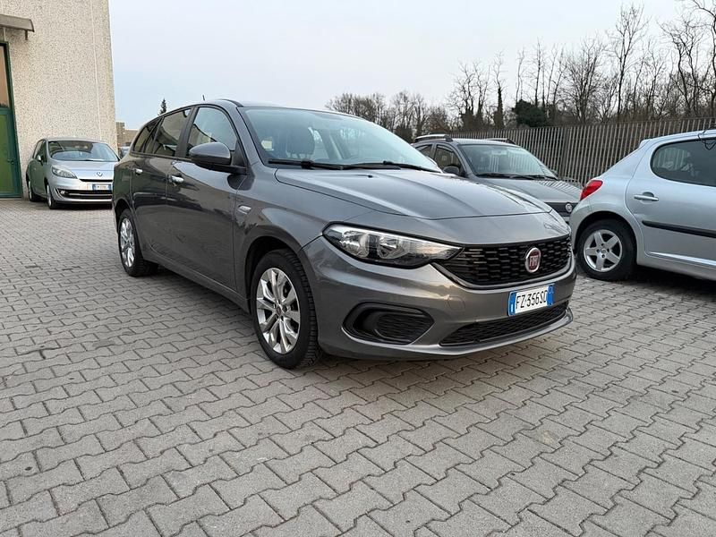 Usata Fiat Tipo Business 95 CV (69 kW) 2019 Marrone Berlina