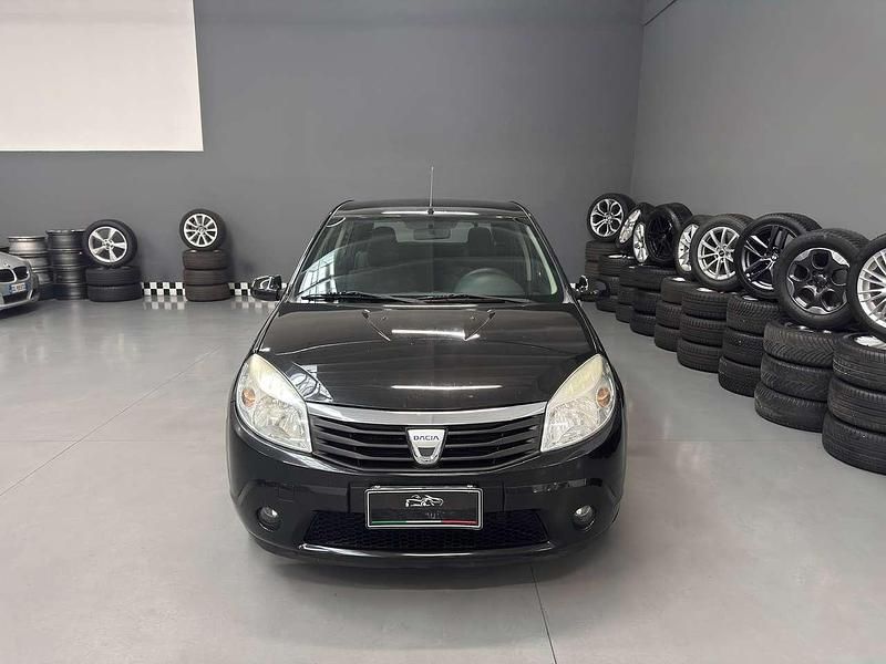 Usata Dacia Sandero Lauréate 75 CV (55 kW) 2010 Nero Berlina