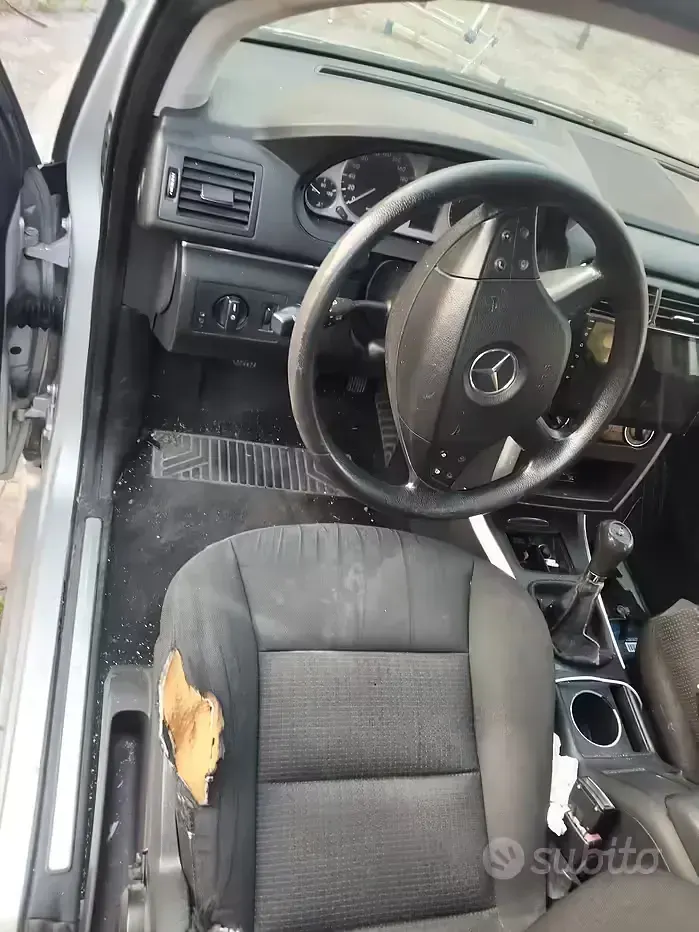 Usata Mercedes B180 109 CV (80 kW) 2005 Grigio Monovolume