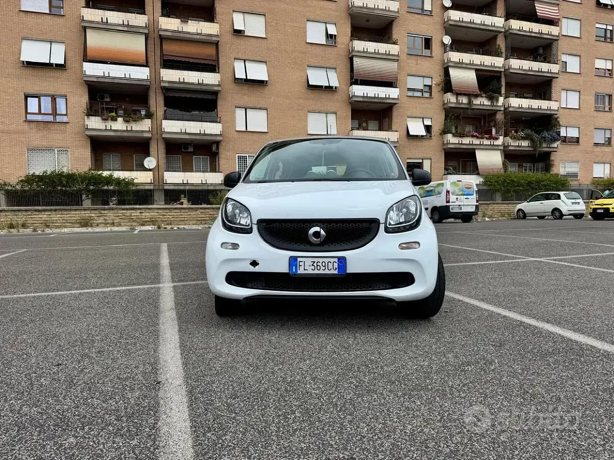 Usata Smart ForFour Passion 71 CV (52 kW) 2017 Bianco Utilitaria