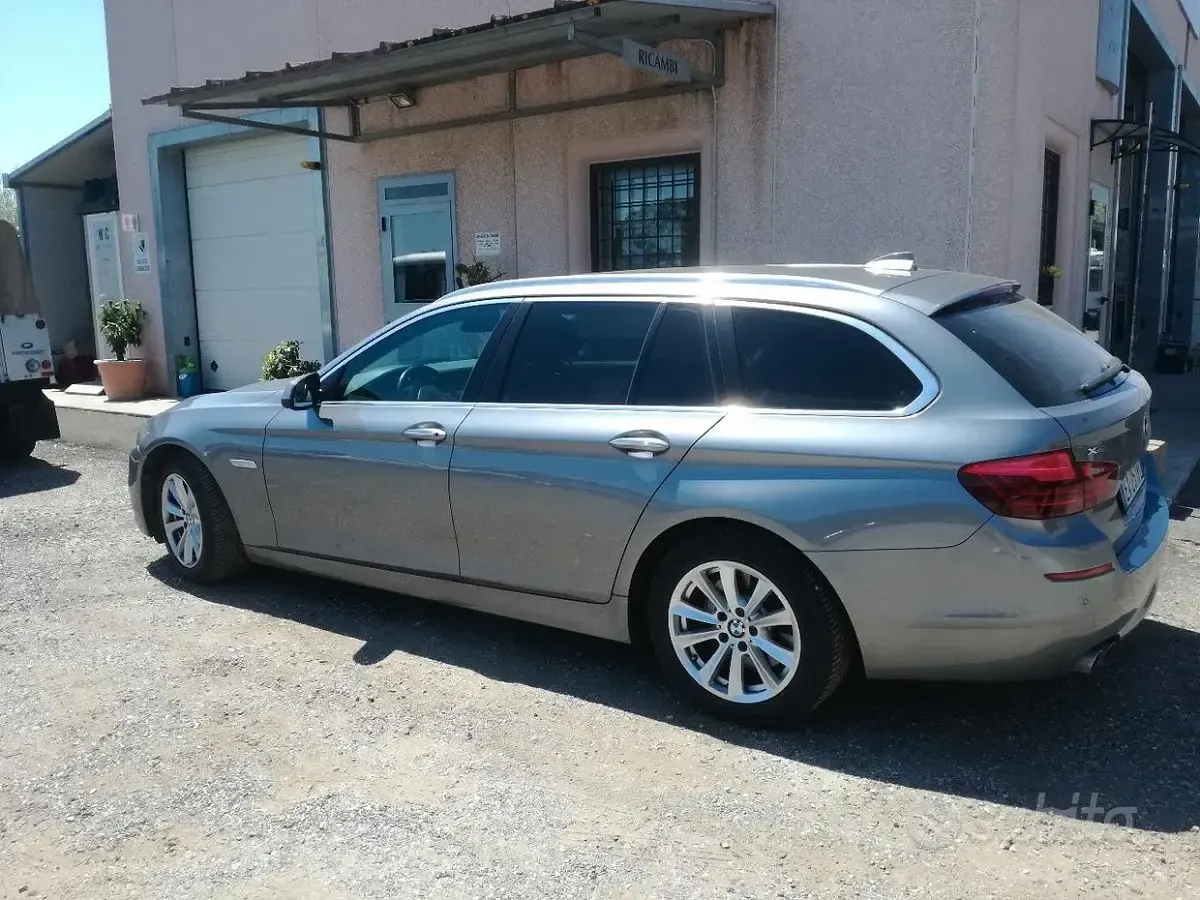 Usata BMW 520 Luxury Line 190 CV (139 kW) 2014 Grigio Station wagon