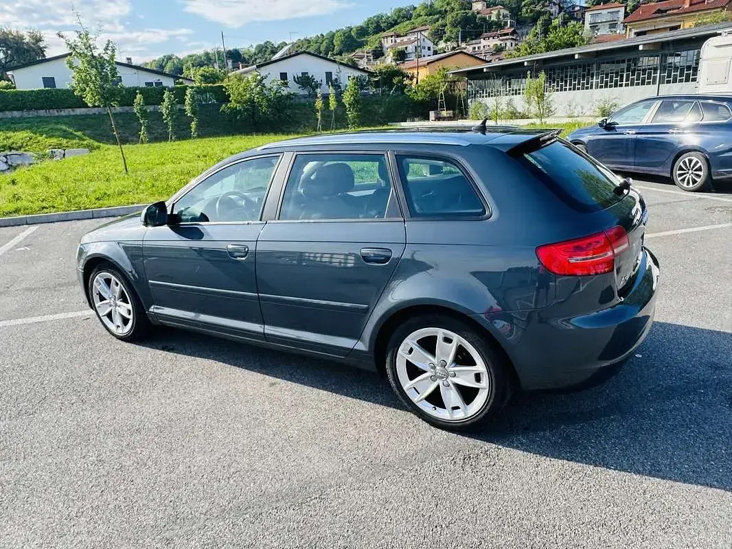 Usata Audi A3 Ambiente 140 CV (102 kW) 2010 Utilitaria