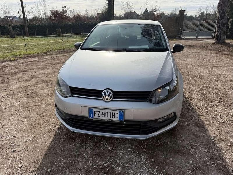 Usata VW Polo Trendline 75 CV (55 kW) 2016 Grigio Berlina