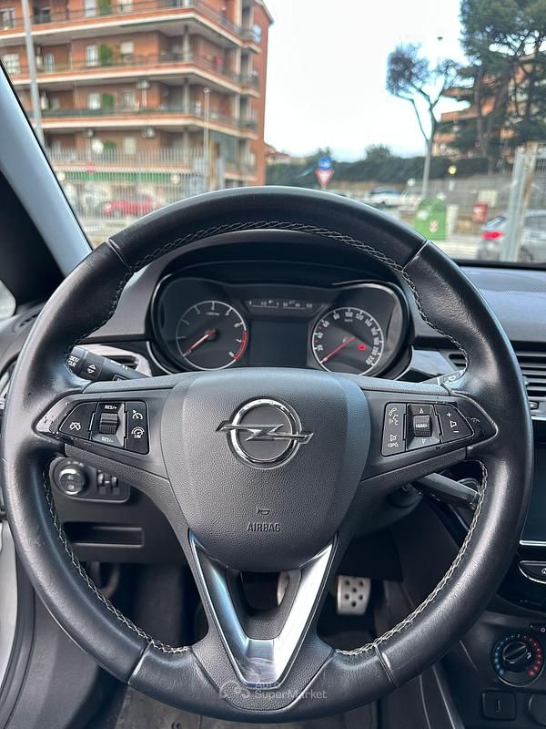 Usata Opel Corsa 90 CV (66 kW) 2018 Argento Utilitaria