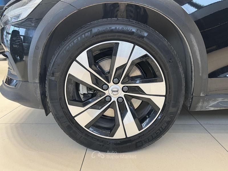 Usata Volvo V60 CC Core 197 CV (144 kW) 2023 Nero Station wagon