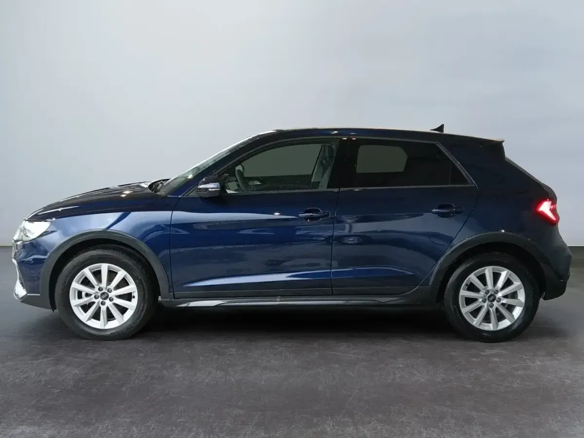 Usata Audi A1 Business 95 CV (69 kW) 2025 Blu SUV