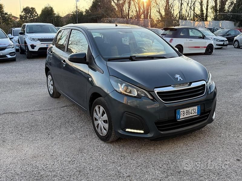 Usata Peugeot 108 Access 69 CV (50 kW) 2016 Nero Utilitaria