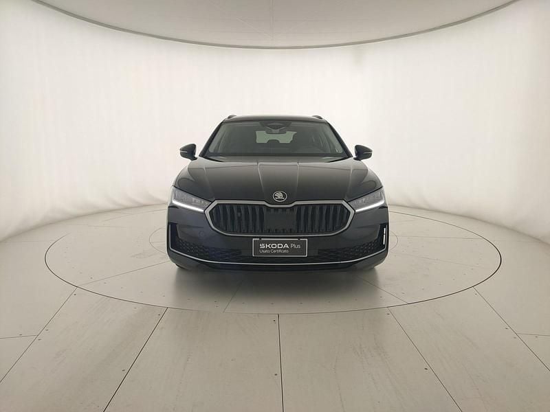 Usado Skoda Superb Selection 150 CV (110 kW) 2025 Negro Familiar