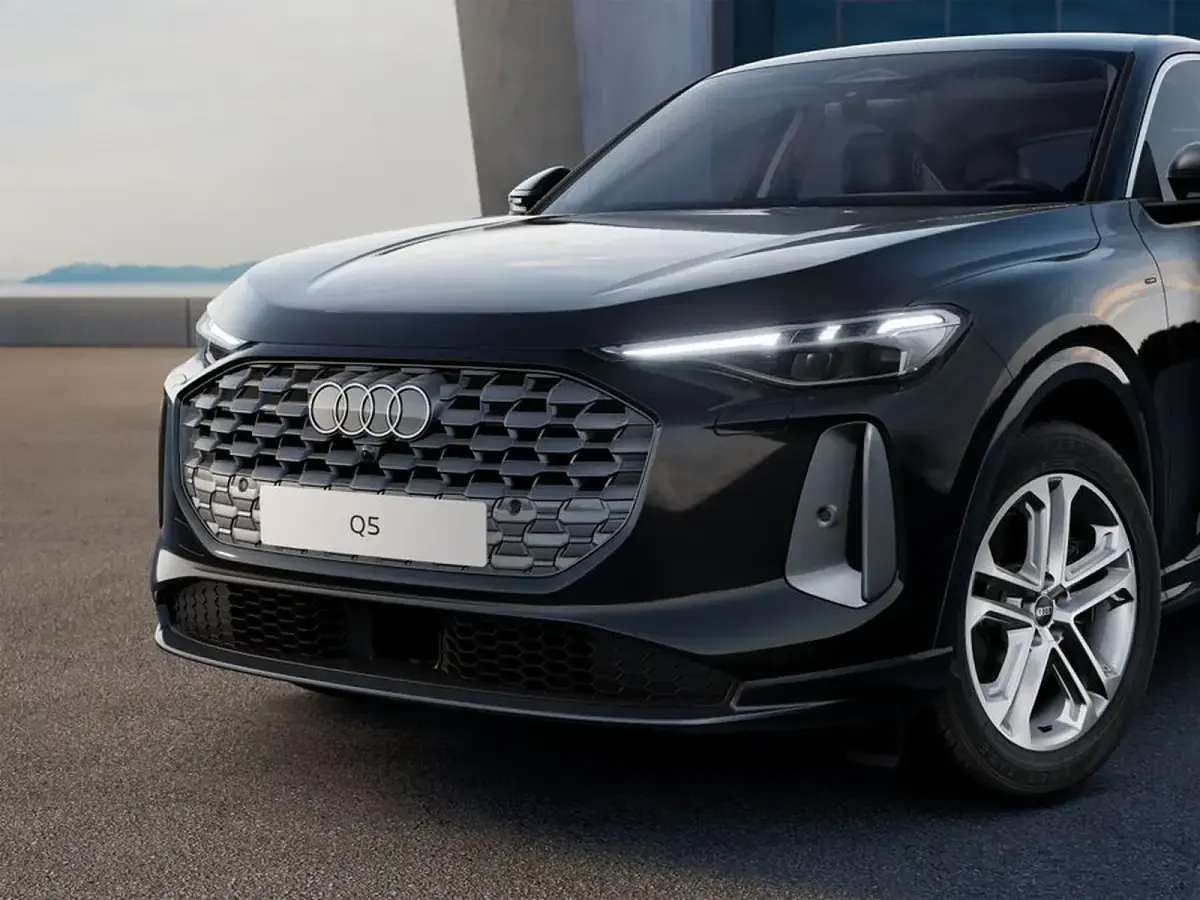 Nuova Audi Q5 Sportback Advanced 299 CV (219 kW) 2026 Nero mito metallizzato SUV