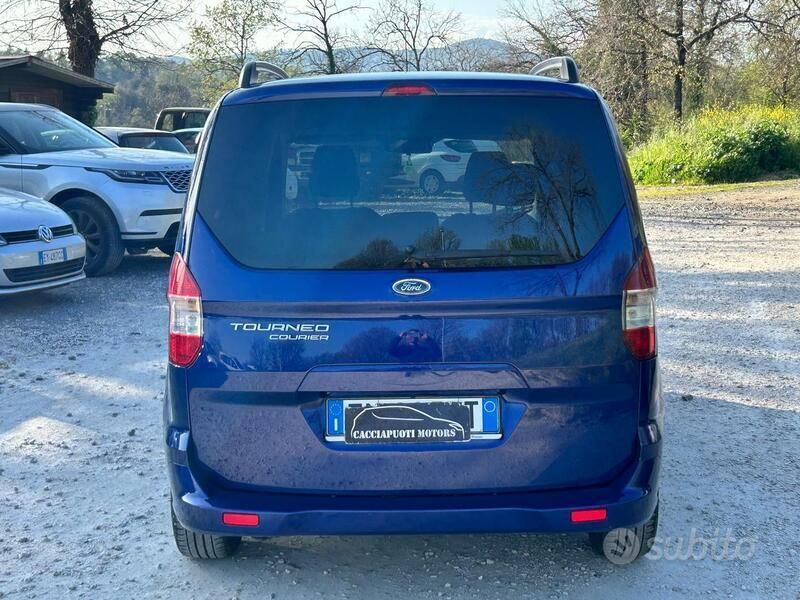 Usata Ford Tourneo Courier 95 CV (69 kW) 2018 Blu Monovolume