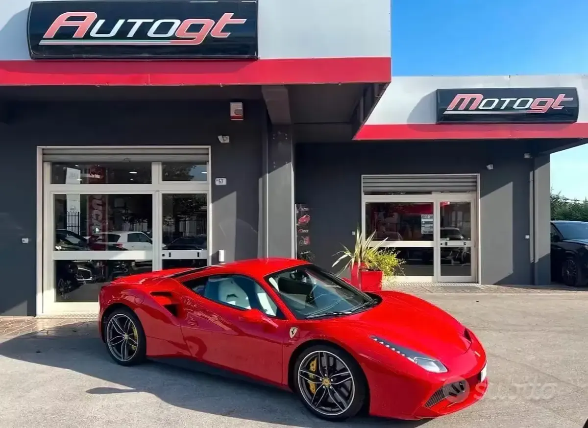 Usata Ferrari 488 670 CV (492 kW) 2019 Coupé