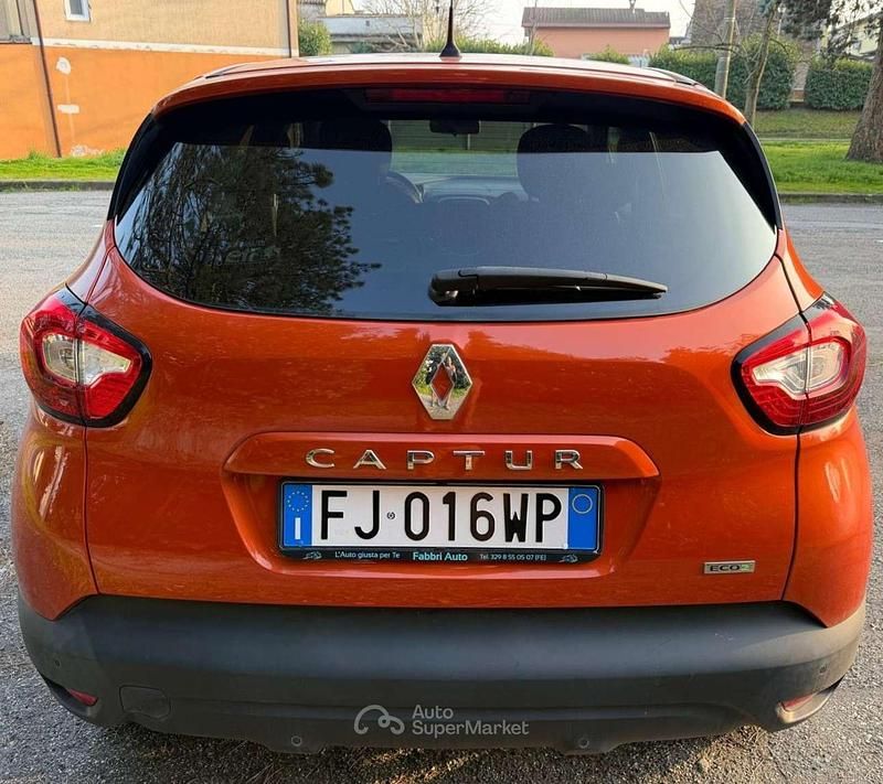 Usata Renault Captur Intens 90 CV (66 kW) 2017 Arancione SUV