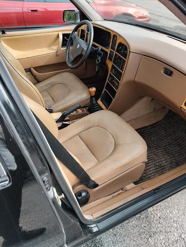 Usata Saab 9000 175 CV (128 kW) 1987 Nero Berlina