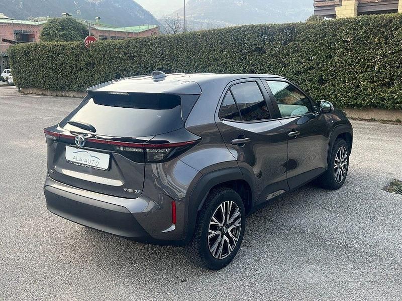 Usata Toyota Yaris Cross Business Edition 92 CV (67 kW) 2022 Antracite SUV