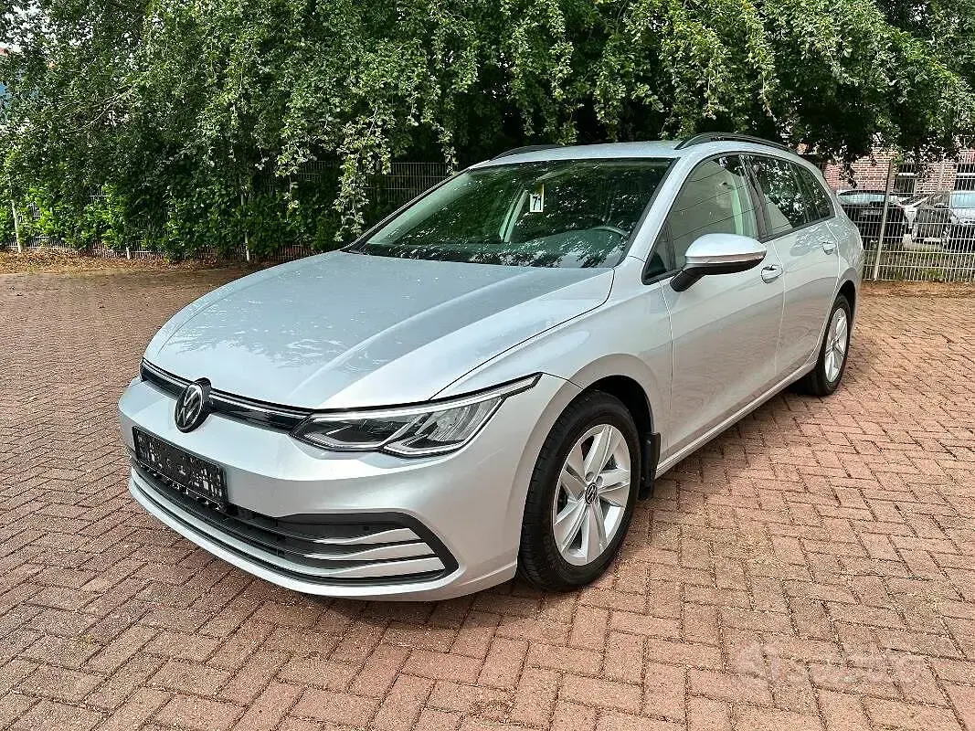 Usata VW Golf VIII Life 131 CV (96 kW) 2023 Grigio Station wagon