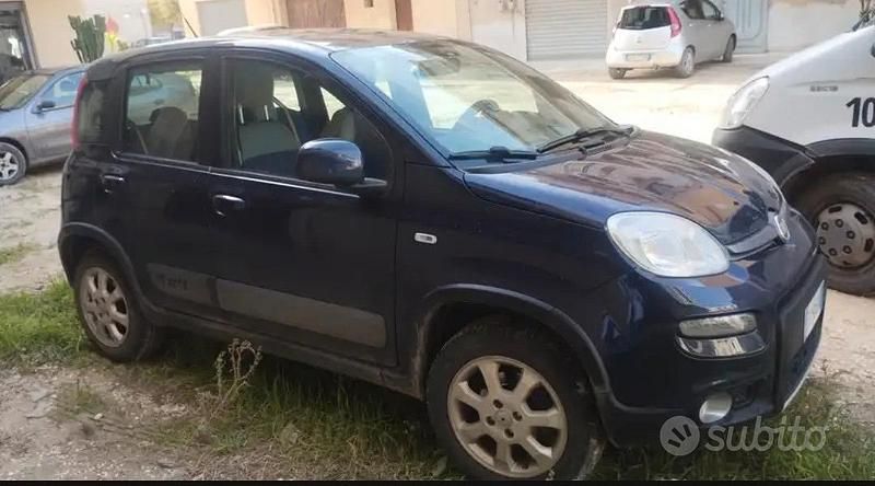 Usata Fiat Panda 4x4 S 95 CV (69 kW) 2016 Blu Utilitaria