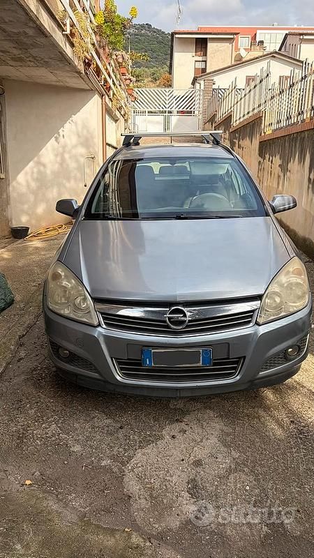 Usata Opel Astra 90 CV (66 kW) 2008 Grigio Station wagon